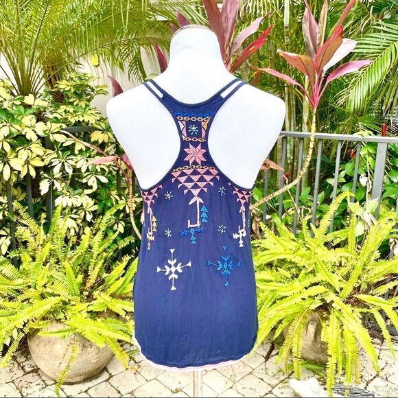 Lucky Brand Embroidered Tank - Picture 5 of 9